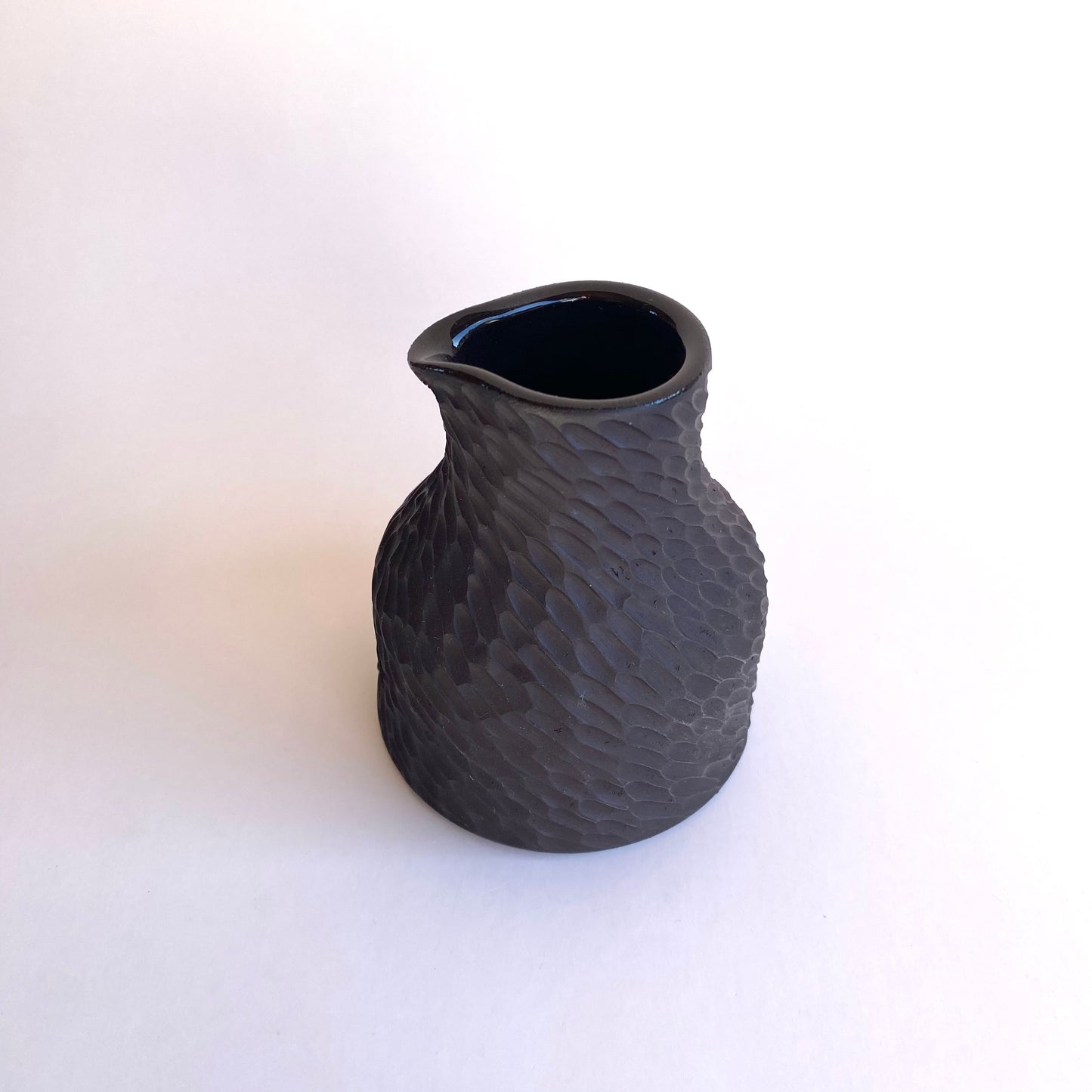Small Rainstorm Jug: Matte Black