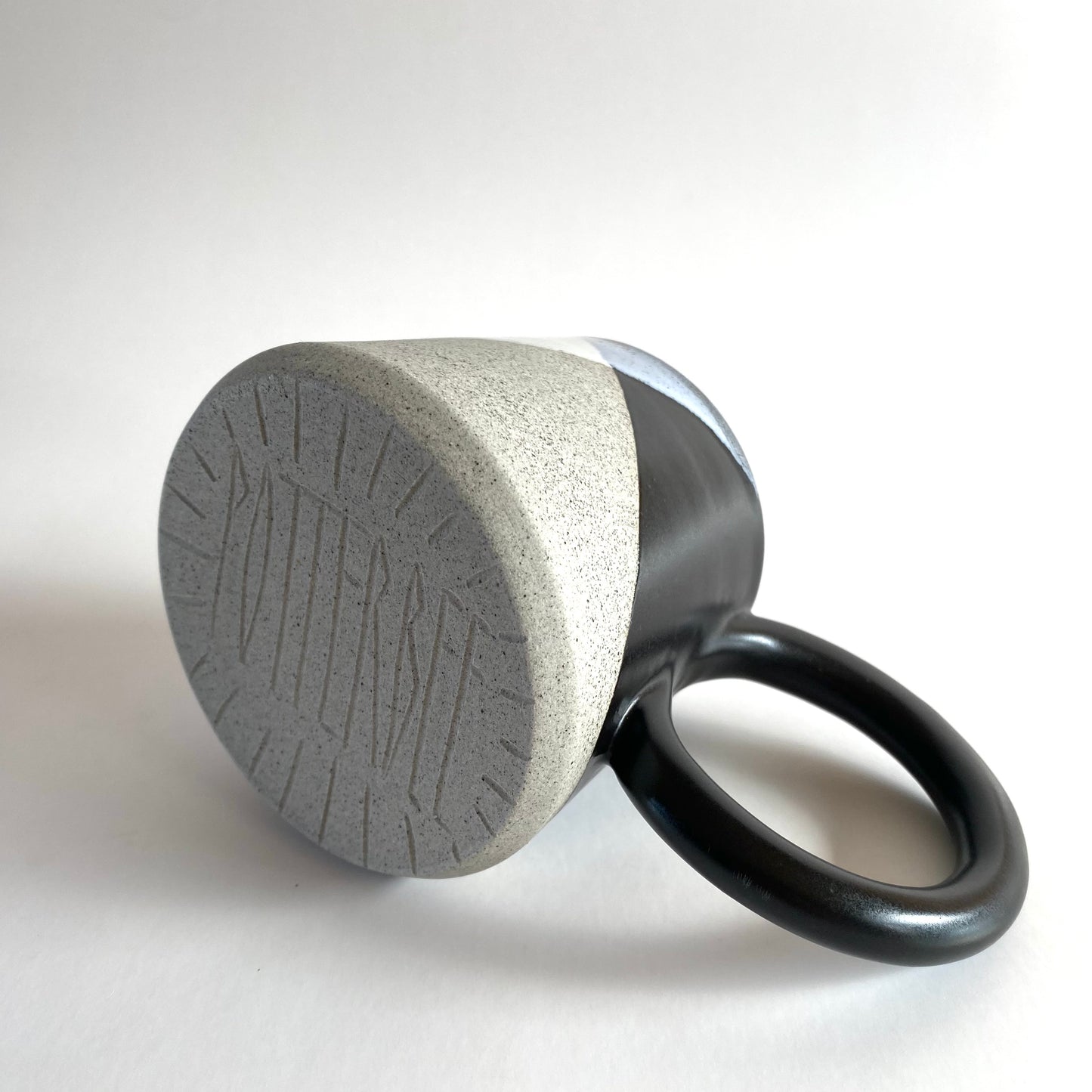 Stone Bangle Handle: White/Black
