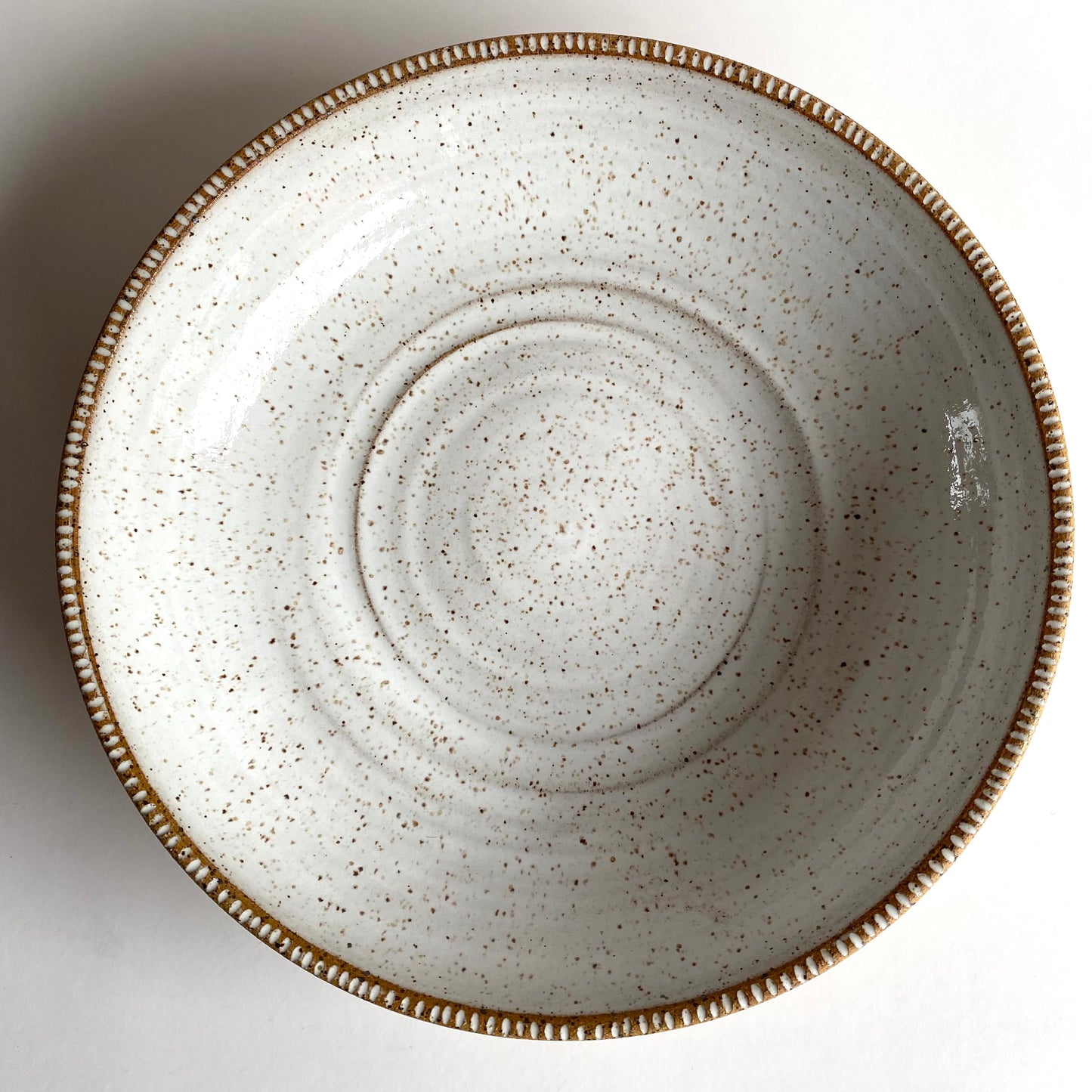 Speckled Round Carved Edge Dinner Bowl