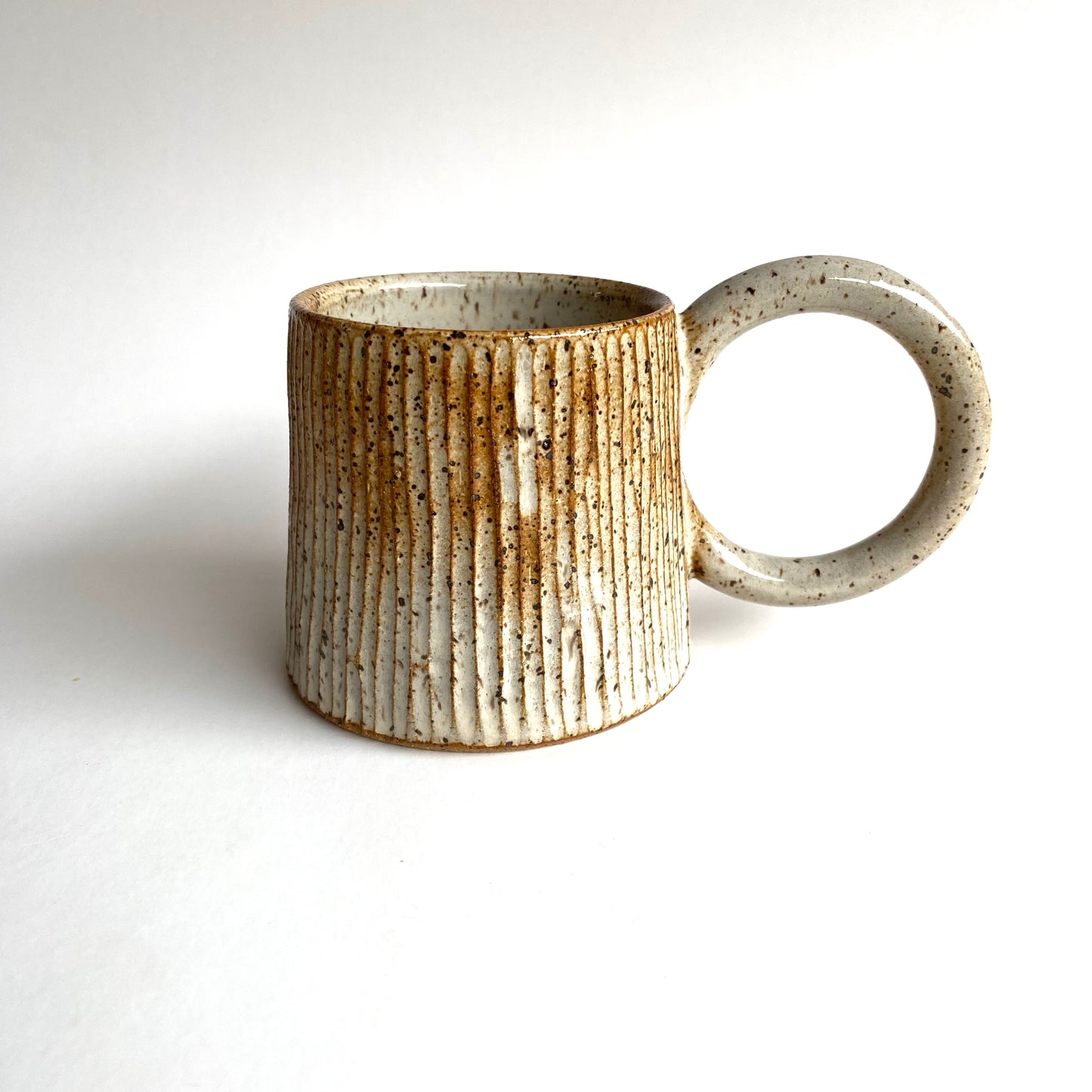 Speckle Bamboo Bangle Handle: Crème Caramel