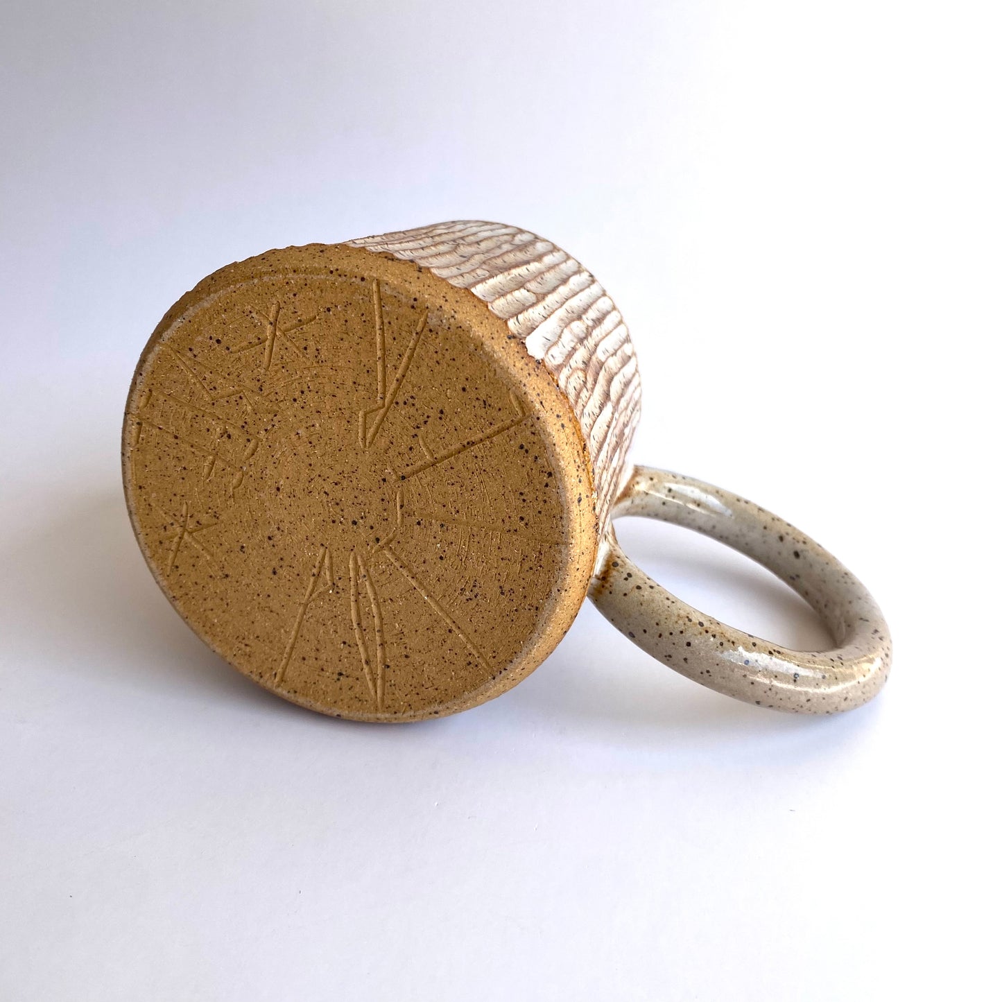 Speckle Bamboo Bangle Handle: Crème Caramel