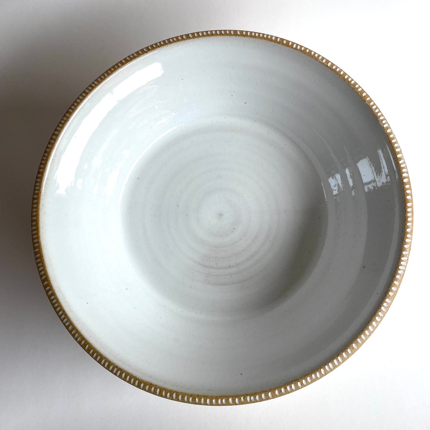 Angled Dinner bowl: Sand / White