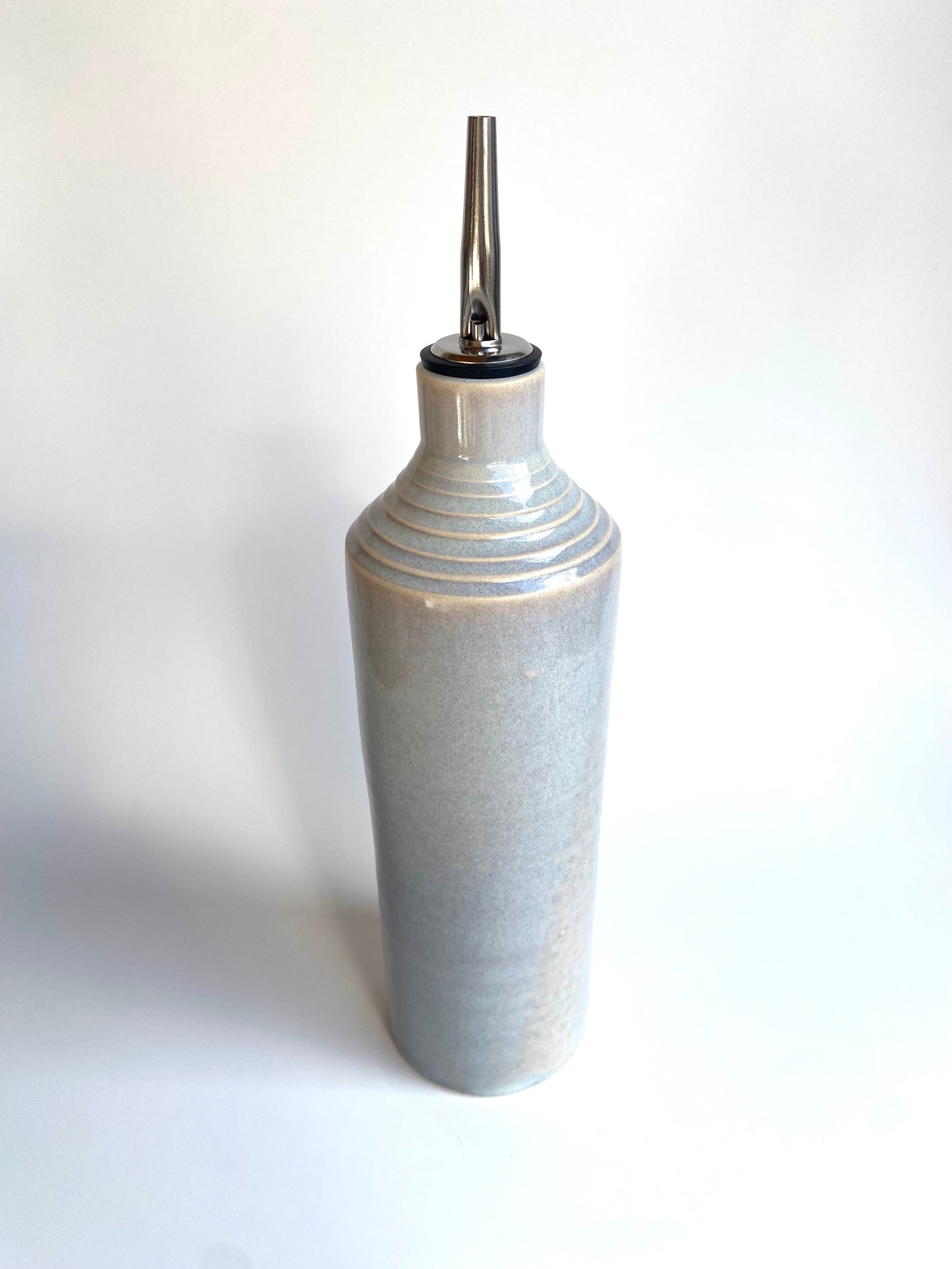 Ridged Top Olive Oil Vessel in Mist