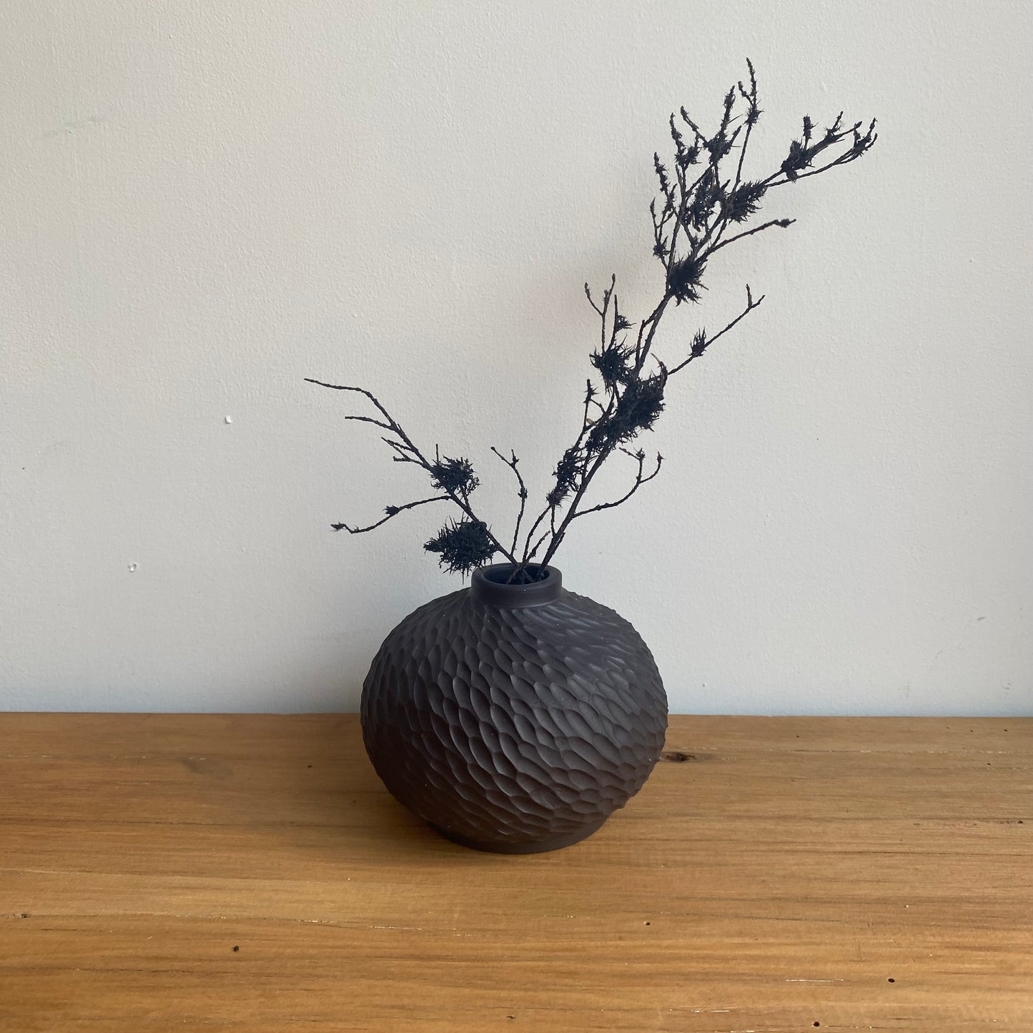 Black Round Vase: Rainstorm